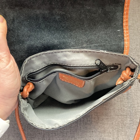 Vintage 80’s Crossbody - Picture 11 of 11